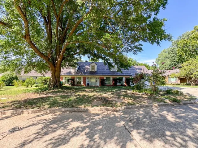 Photo 2 — 1218 Benson Drive, Norman, OK 73071