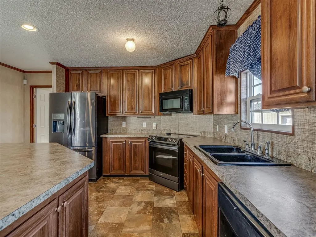 Photo 14 — 10088 351st St, Blanchard, OK 73010