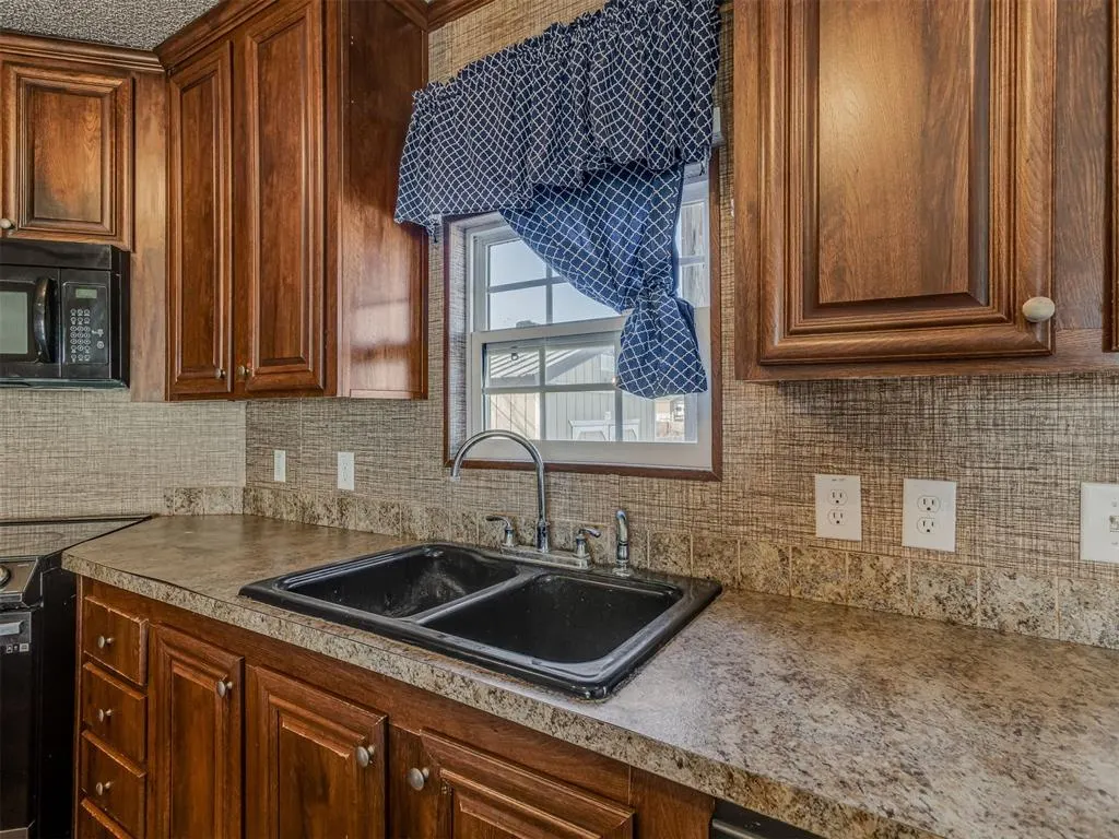 Photo 15 — 10088 351st St, Blanchard, OK 73010