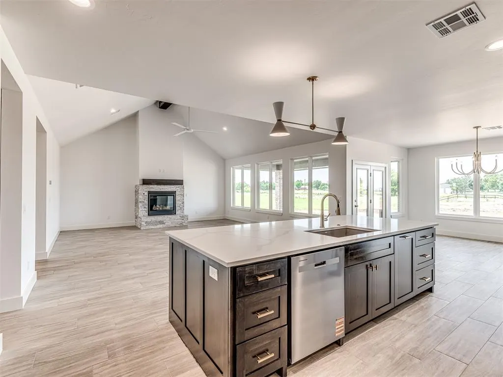 Photo 18 — 6881 Lake View Court, Cashion, OK 73016