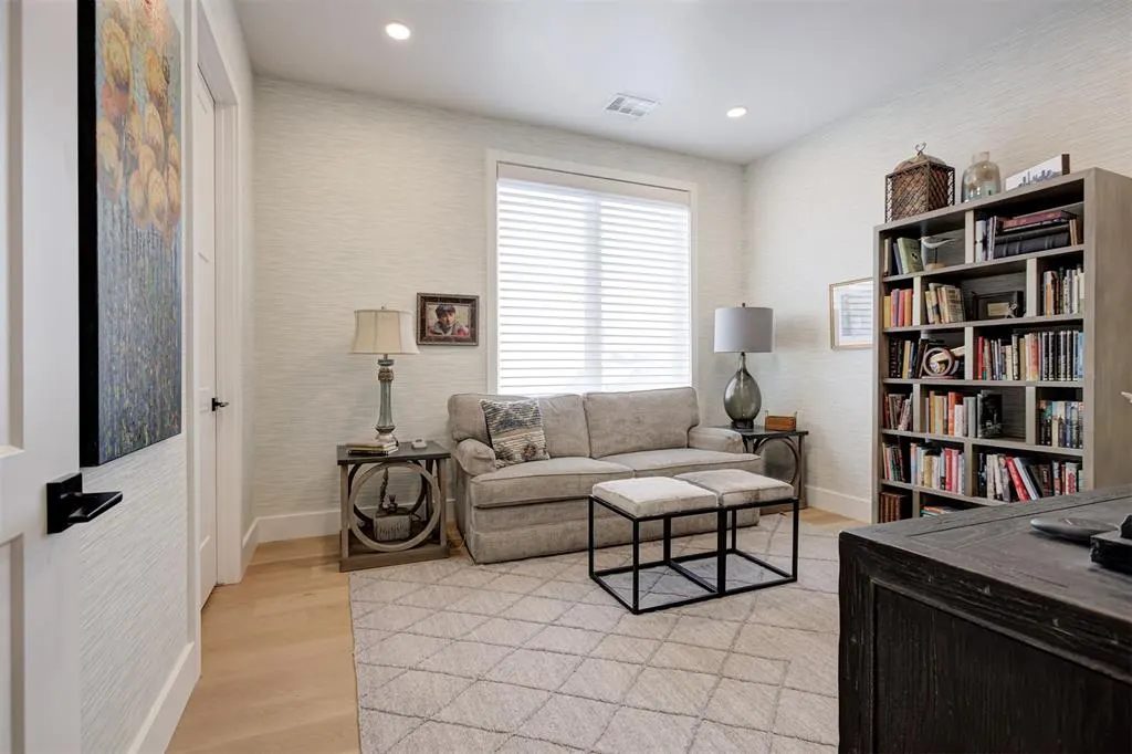Photo 14 — 928 SW 17th Street 3B, Oklahoma City, OK 73108