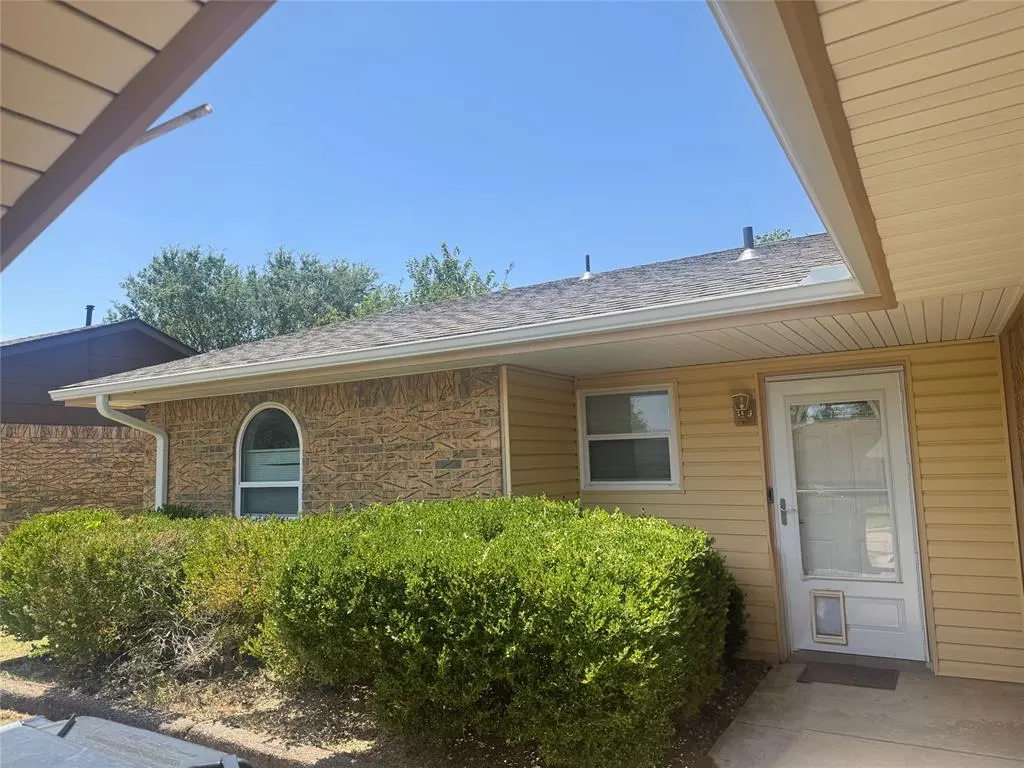 Photo 2 — 2410 NW Norman Circle, Lawton, OK 73505