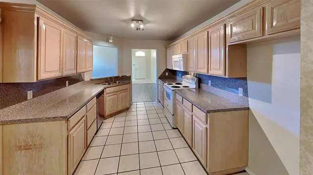 Photo 8 — 2013 Cedar Meadow Lane, Edmond, OK 73003