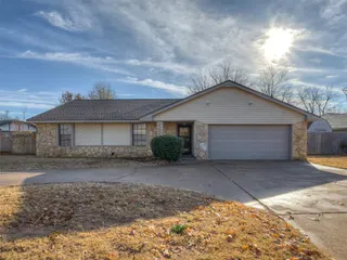 Sold home at 2505 S Miles Avenue