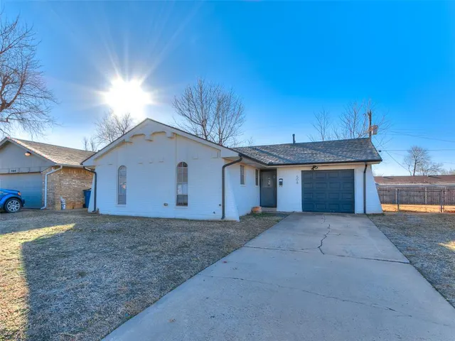 Front exterior — 508 Gayclifee Terrace, Edmond, OK 73003