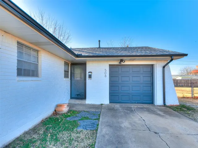 Photo 3 — 508 Gayclifee Terrace, Edmond, OK 73003