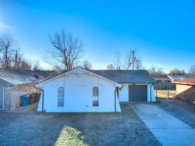 Photo 4 — 508 Gayclifee Terrace, Edmond, OK 73003