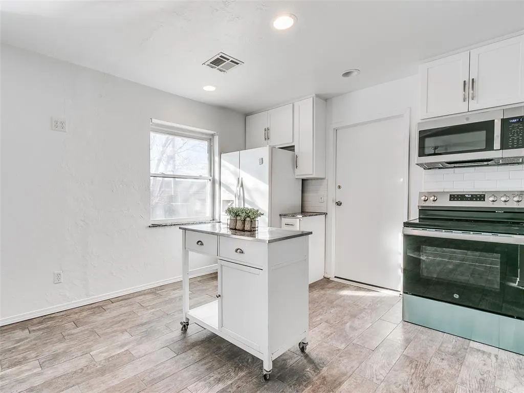 Photo 11 — 508 Gayclifee Terrace, Edmond, OK 73003