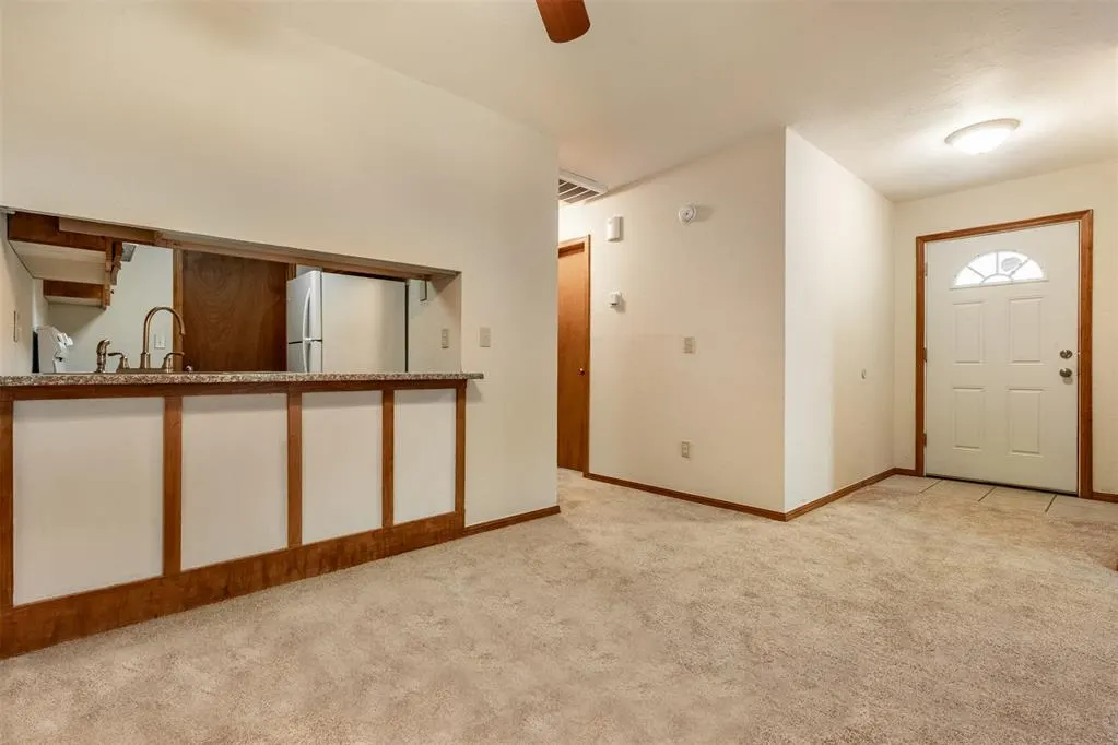 Photo 3 — 231 Barrett Place, Edmond, OK 73003