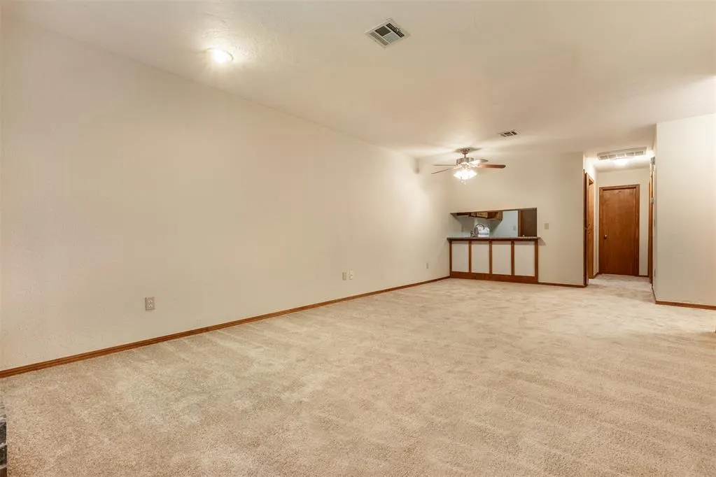 Photo 5 — 231 Barrett Place, Edmond, OK 73003