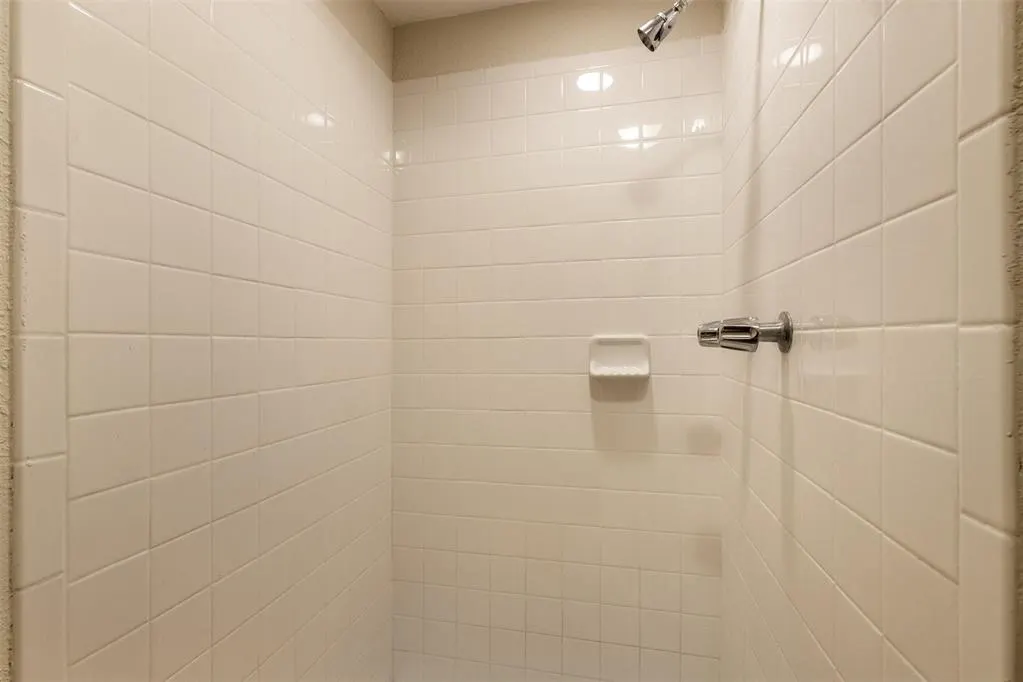 Photo 11 — 231 Barrett Place, Edmond, OK 73003