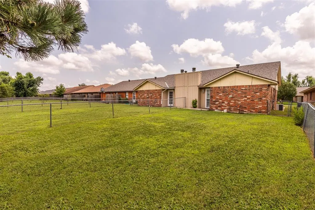 Photo 15 — 231 Barrett Place, Edmond, OK 73003