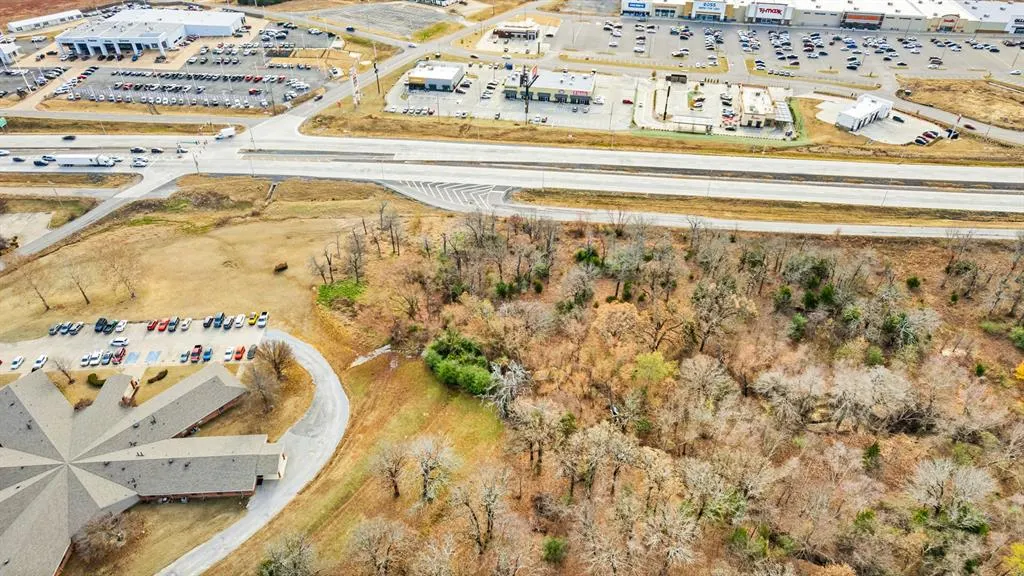 Photo 13 — 1075 S George Nigh Expressway, McAlester, OK 74501