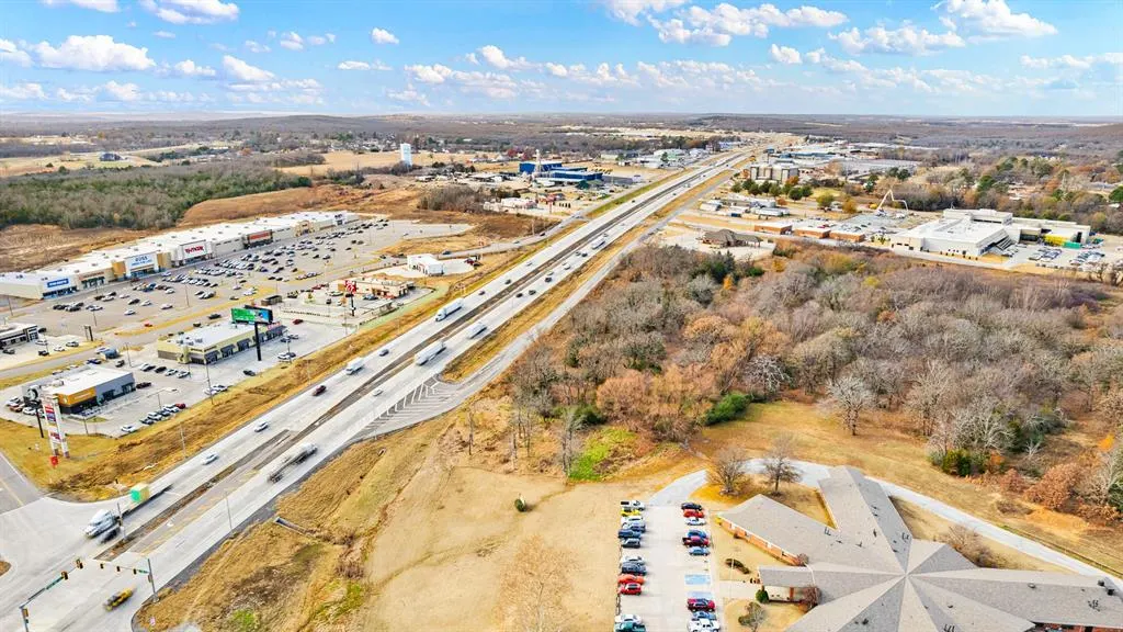 Photo 15 — 1075 S George Nigh Expressway, McAlester, OK 74501