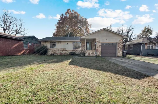 Photo 2 — 5416 NW 46th Terrace, Warr Acres, OK 73122