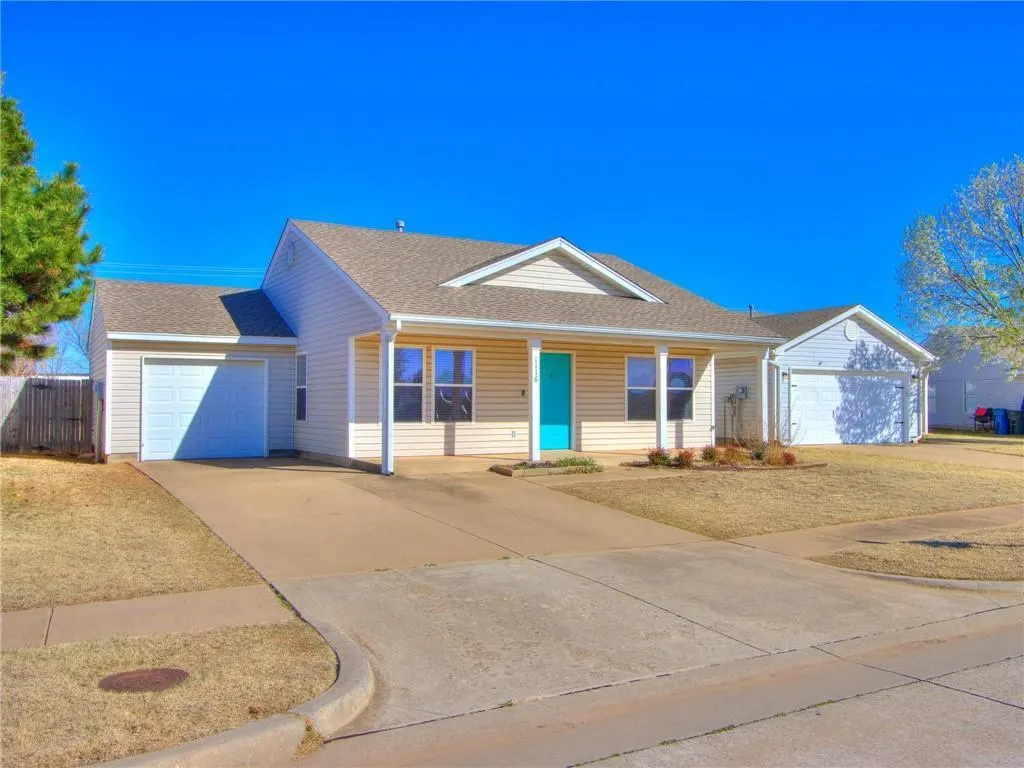 Front exterior — 1116 Abigail Court, Edmond, OK 73003