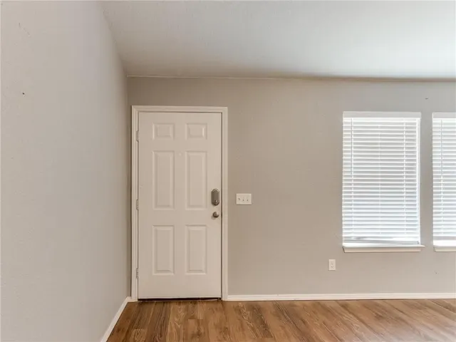 Photo 4 — 1116 Abigail Court, Edmond, OK 73003