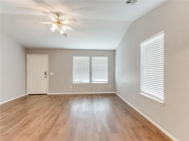 Photo 5 — 1116 Abigail Court, Edmond, OK 73003