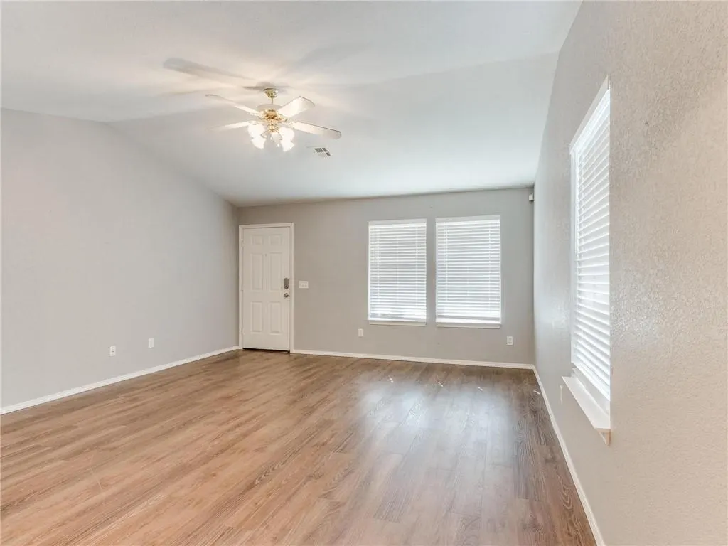 Photo 6 — 1116 Abigail Court, Edmond, OK 73003
