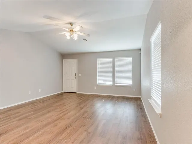 Photo 6 — 1116 Abigail Court, Edmond, OK 73003