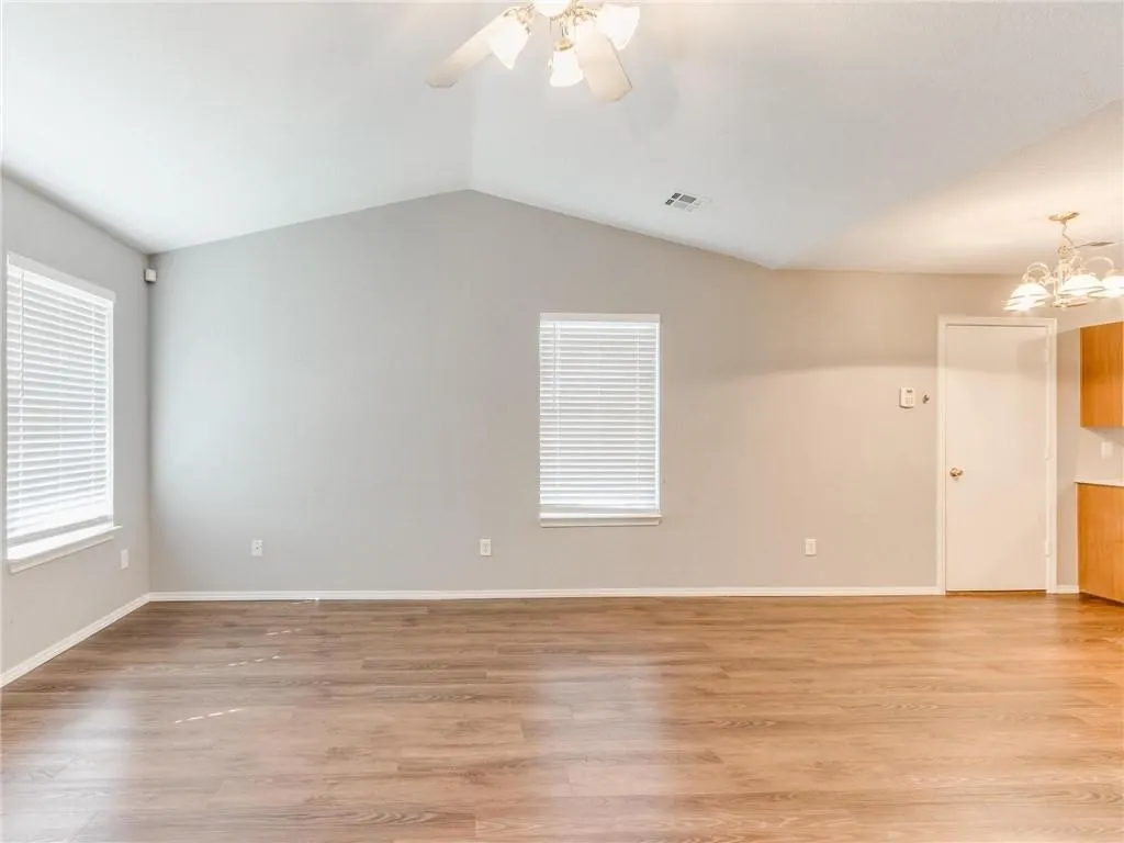 Photo 7 — 1116 Abigail Court, Edmond, OK 73003