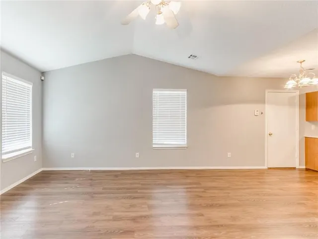 Photo 7 — 1116 Abigail Court, Edmond, OK 73003