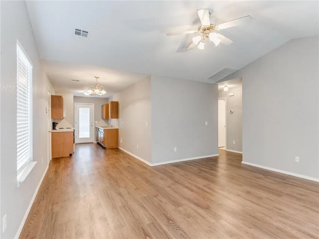Photo 9 — 1116 Abigail Court, Edmond, OK 73003