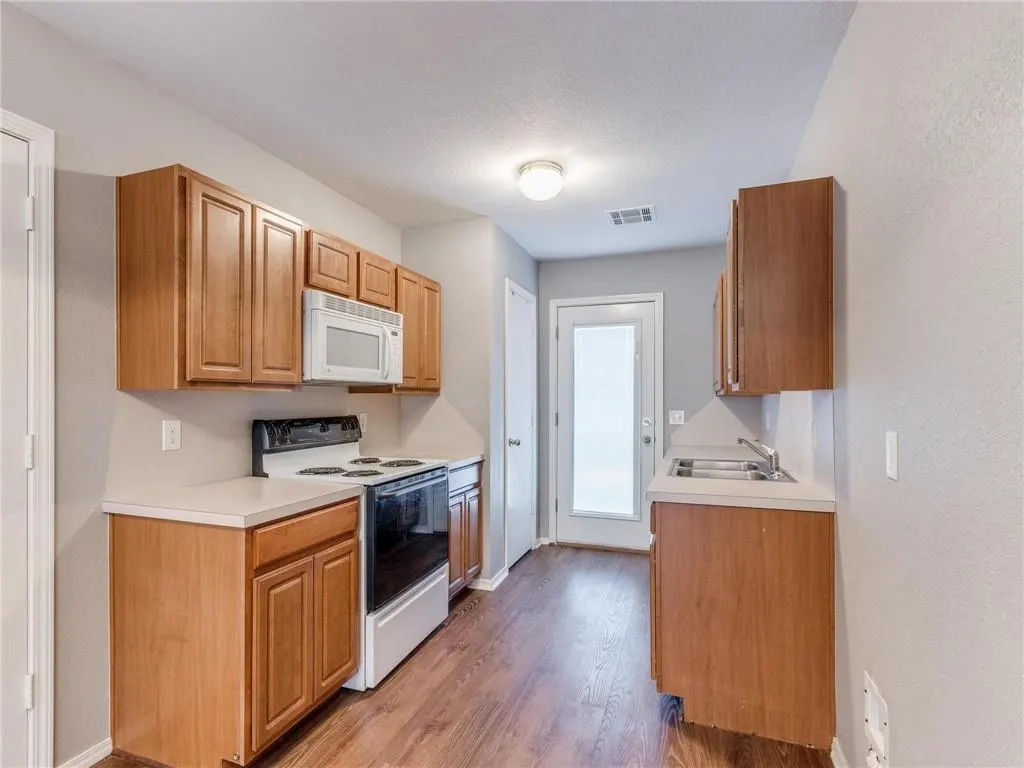 Photo 12 — 1116 Abigail Court, Edmond, OK 73003