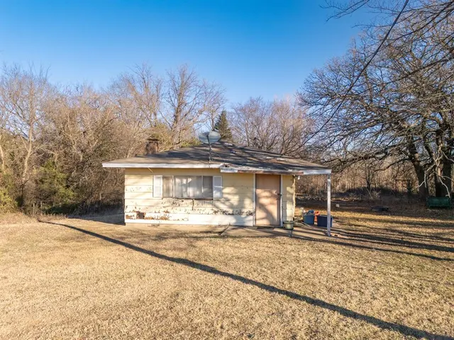 Photo 2 — 990876 S 3500 Road, Sparks, OK 74869