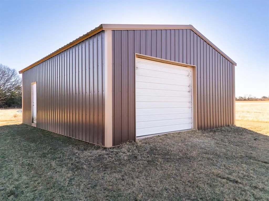 Photo 3 — 990876 S 3500 Road, Sparks, OK 74869