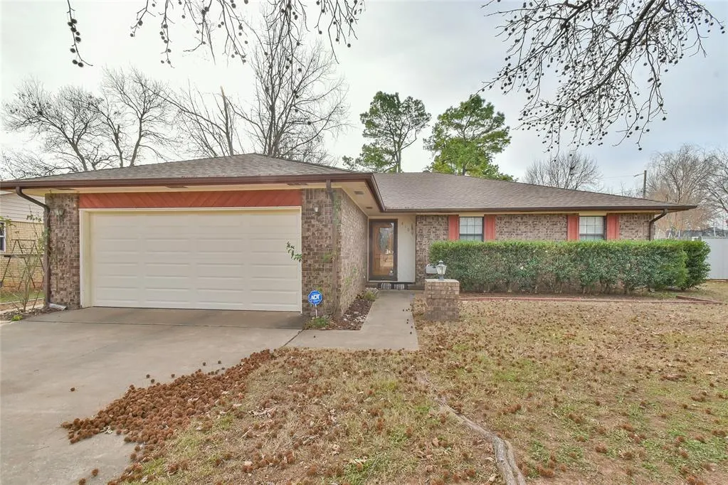 Front exterior — 410 E Johnson Street, Lexington, OK 73051