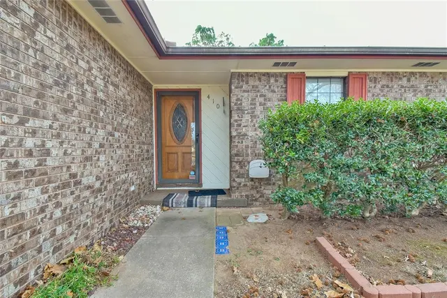 Photo 3 — 410 E Johnson Street, Lexington, OK 73051