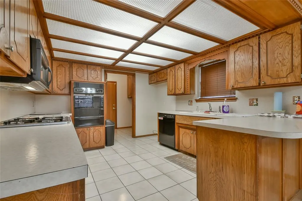 Photo 11 — 410 E Johnson Street, Lexington, OK 73051