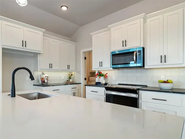 Photo 6 — 16001 Cordova Court, Norman, OK 73026
