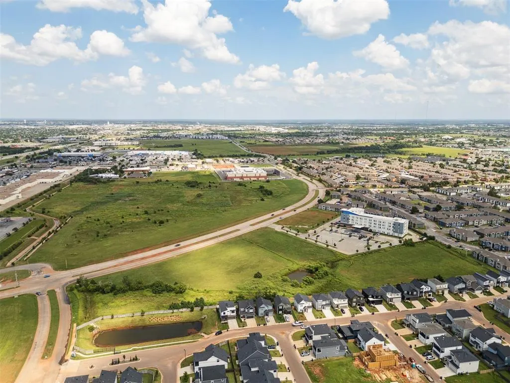 Photo 8 — 13129 Highland Park Boulevard, Oklahoma City, OK 73120