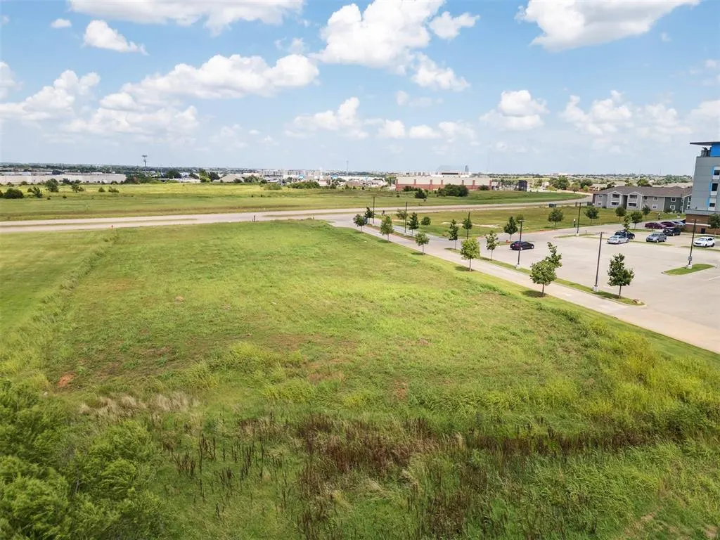 Photo 10 — 13129 Highland Park Boulevard, Oklahoma City, OK 73120