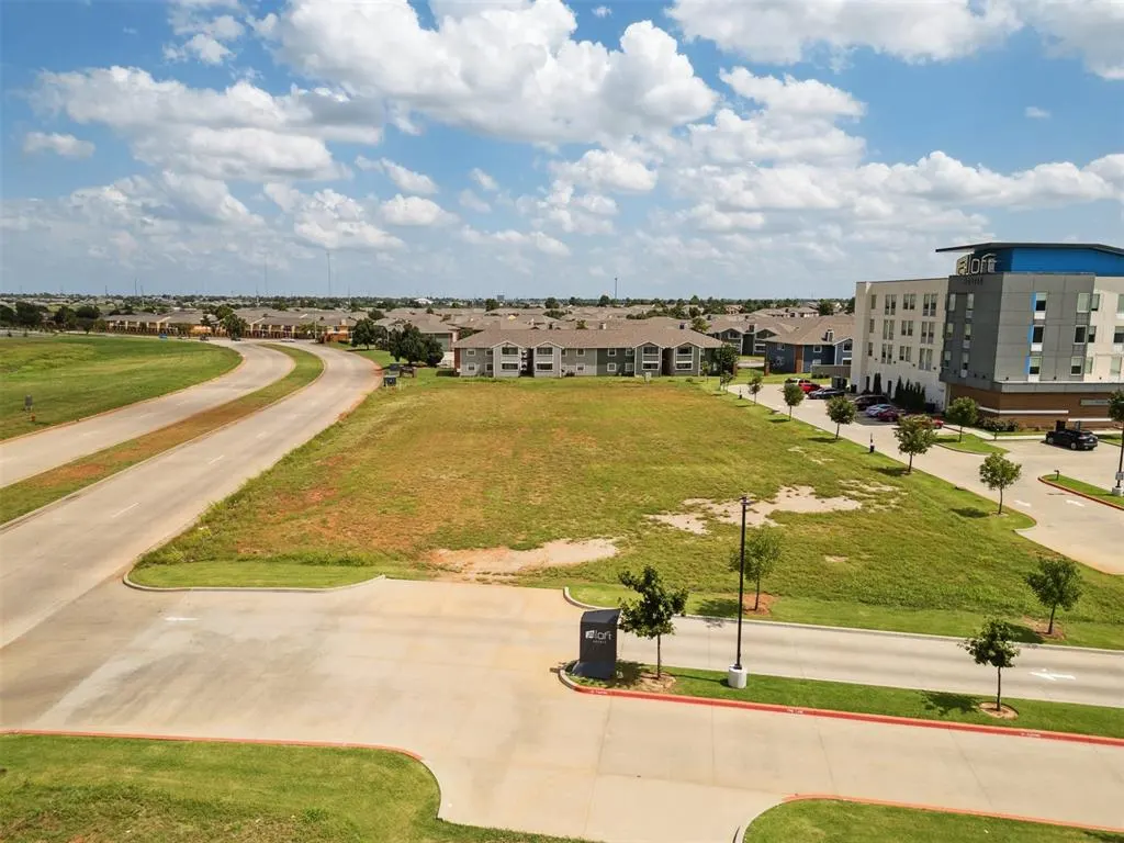 Photo 18 — 13129 Highland Park Boulevard, Oklahoma City, OK 73120