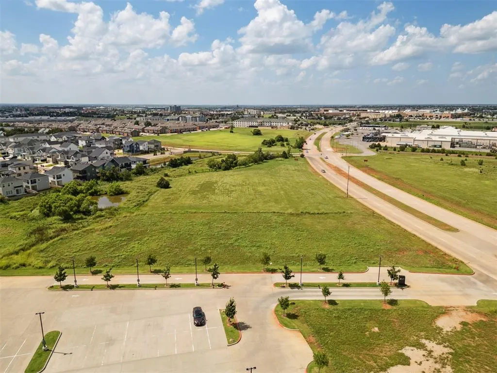 Photo 35 — 13129 Highland Park Boulevard, Oklahoma City, OK 73120