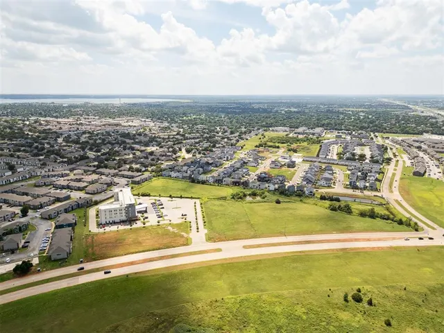 Photo 5 — 13201 Highland Park Boulevard, Oklahoma City, OK 73120