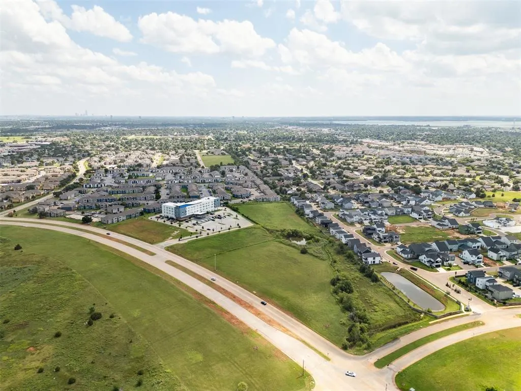 Photo 7 — 13201 Highland Park Boulevard, Oklahoma City, OK 73120