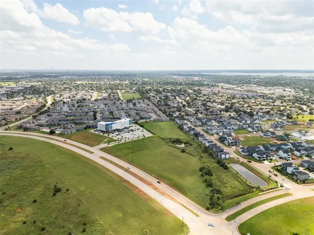 Photo 7 — 13201 Highland Park Boulevard, Oklahoma City, OK 73120