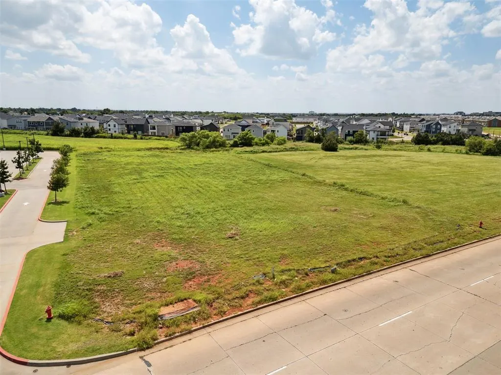 Photo 12 — 13201 Highland Park Boulevard, Oklahoma City, OK 73120