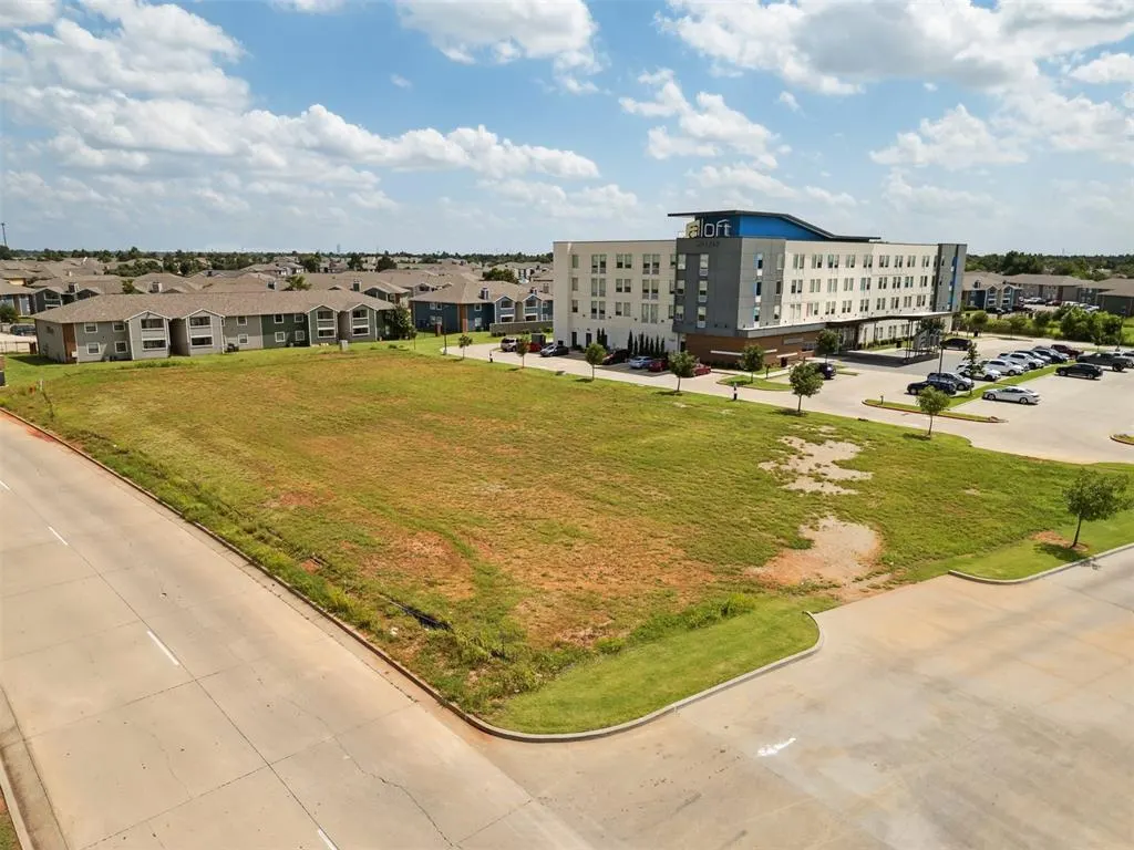 Photo 20 — 13201 Highland Park Boulevard, Oklahoma City, OK 73120