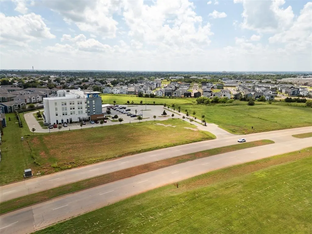 Photo 24 — 13201 Highland Park Boulevard, Oklahoma City, OK 73120