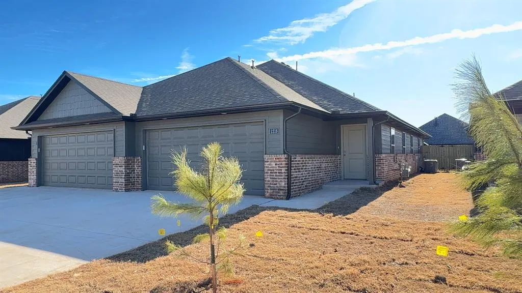 Photo 2 — 1218 NW 113TH Street, Oklahoma City, OK 73114