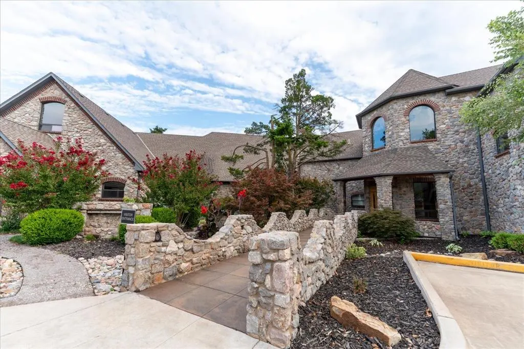 Photo 3 — 4242 N MERIDIAN Avenue, Oklahoma City, OK 73112