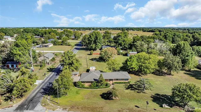 Front exterior — 1200 E Smith, Stratford, OK 74872