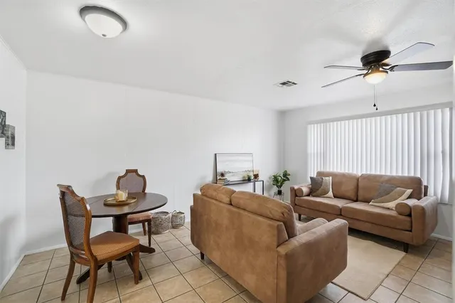 Photo 5 — 1016 E Pecan Street, Altus, OK 73521