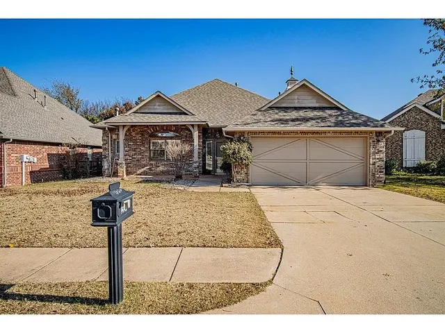 Front exterior — 2920 Longmeadow, Edmond, OK 73003