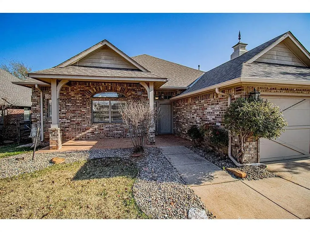 Photo 3 — 2920 Longmeadow, Edmond, OK 73003